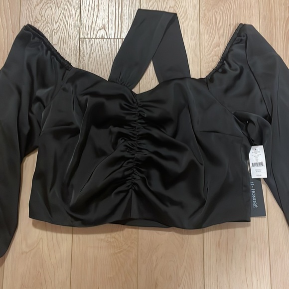 11 Honoré Collection Amel Cropped Satin Blouse, Black, sz 22 - Picture 6 of 16